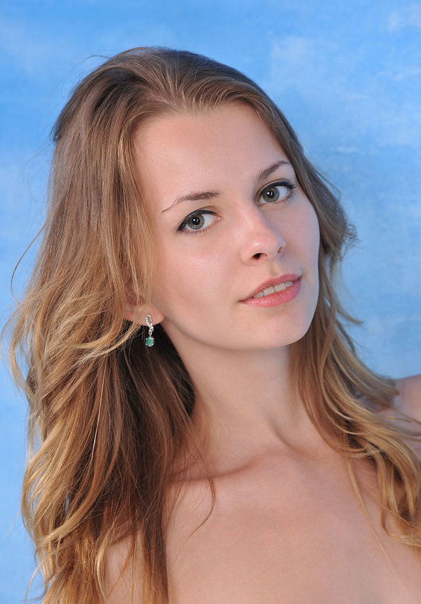 Галя, 18 лет, 0 размер груди